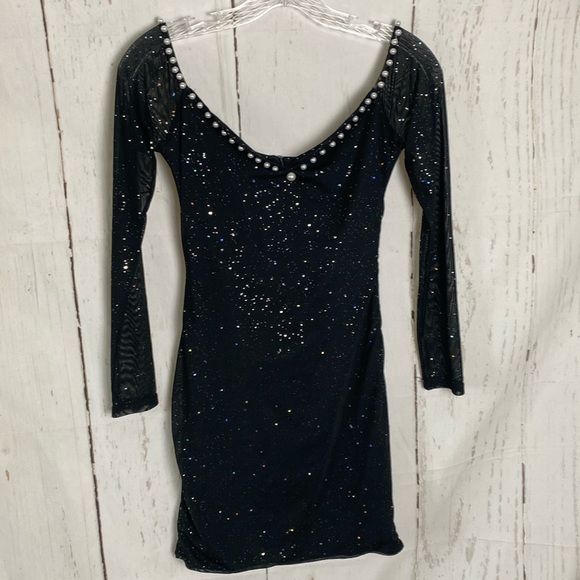 Black dress - Picture 2 of 6